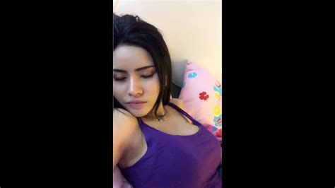 Asian Cam Girls: Eastern sexy models do live cam shows.